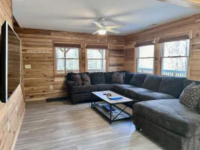 Lake Escape Cabin - Image 4