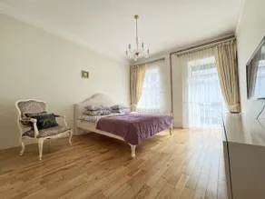 BEST LOCATION★Luxury★KING bed★Balcony★TV - Image 2