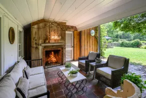 Fireplace Farmhouse - Image 4