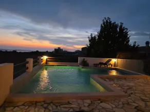 Apartment with a pool in Villa Maslina - Image 4