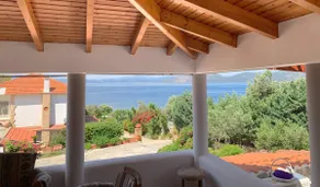 Beachfront Cottage, Private Beach, Cozy, Diliso - Image 2