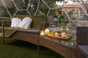 Green Escape - Relaxation in a lush green garden - Image 2