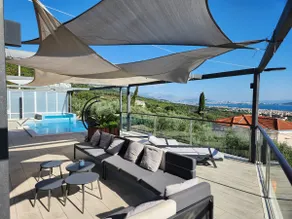 Villa Vickota, luxury accommodation with sea views - Image 5