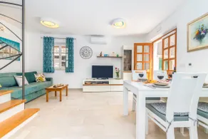 House Tia - Image 3