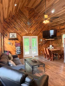 Little cabin on the smith lake - Image 2