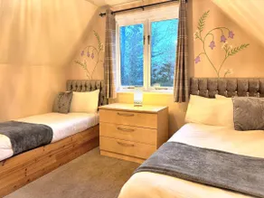 BlueBell 16-Hot Tub-Woodland Lodges-Pembrokeshire - Image 3