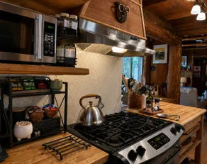 Charming Cabin Retreat-5 Minutes from Town-Dogs OK! - Image 5