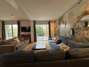 Exceptional Riverside House with Stunning Views - Image 4