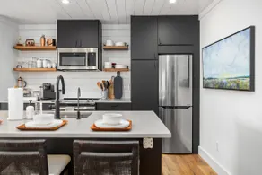★JAX'S GUEST HOUSE-1 BR/1 BATH 1/2 block to Beach★ - Image 3