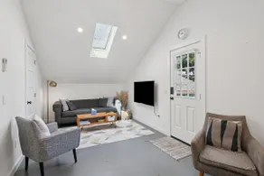 Lovely NE bright hideaway, walk to food/beer/shops - Image 2