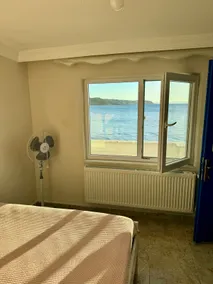 A house with a capacity of 4 people, surrounded by nature, right by the sea. - Image 3
