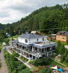 Stay at the Flèche du fjord Saguenay Mont Valin - Image 5