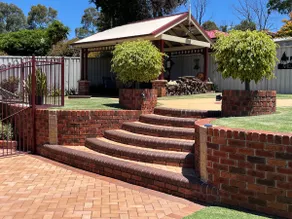Self contained flat at rear of Lake side residence - Image 5