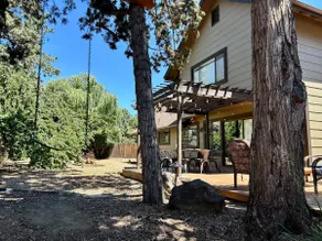 Spacious Stay : 2 Living Rooms + Patio : Sleeps 13 - Image 4