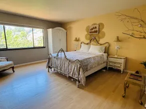Spacious Stay : 2 Living Rooms + Patio : Sleeps 13 - Image 5