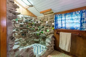 A/C bungalow with mountain view & Haapiti Surf access - Image 4