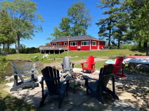 Newly renovated Waterfront cottage on Stoney Lake - Image 3