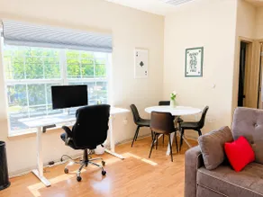 East Austin monthly stay, garage, pets welcome - Image 3