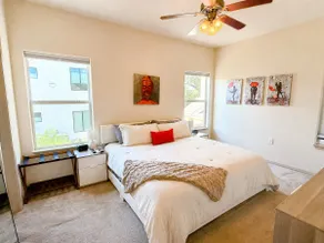 East Austin monthly stay, garage, pets welcome - Image 2