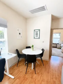 East Austin monthly stay, garage, pets welcome - Image 4