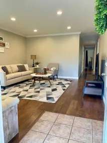 Modern & cozy Duplex. Newly remodeled - Image 4
