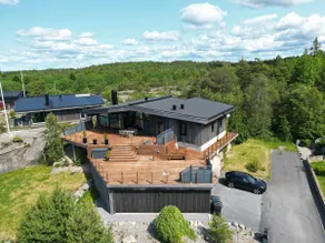 Luxury villa with sea view and Jacuzzi! - Image 3