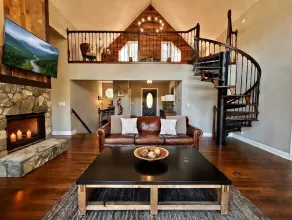 Luxury Mountain Retreat, Panoramic Views+Game Room - Image 4