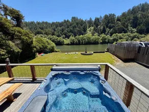 RR Yacht Club: Privatstrand + Whirlpools + Spaß im Freien! - Image 3