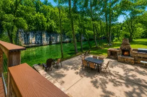 River Frontage♥Outdoor Fireplaces♥Hot Tub♥3 King Masters♥Secluded♥Easy Access - Image 3