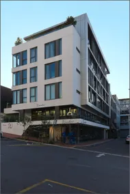 CENTRAL CAPE TOWN, STUNNING DESIGNER APARTMENT - Image 4