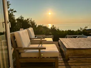 Luxurious cottage with the most beautiful ocean view - Image 2