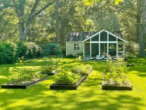 The Garden House is close to the Trolley & Main St - Image 5