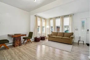 Stylish APT, 5 min to NYC train,23 min to Met Life - Image 4