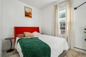 Stylish APT, 5 min to NYC train,23 min to Met Life - Image 2