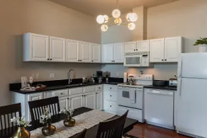 Vibrant Flat in Historic Odd Fellows Lodge - Image 3