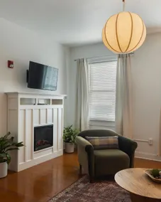 Bright Flat in Historic Downtown McMinnville - Image 3