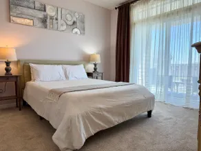 Modern & Cozy Retreat, Pool, Close to Beaches - Image 3