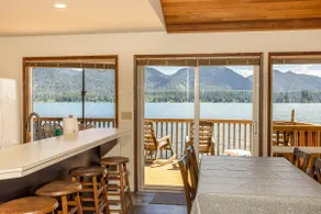 Lake Front Quinault Cottage - Image 2