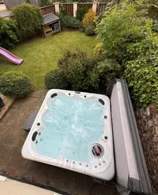 Countryside Cottage: Family & Groups with Hot Tub - Image 2