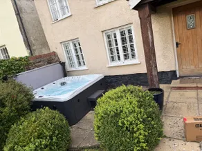 Countryside Cottage: Family & Groups with Hot Tub - Image 4