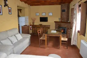 Vacation home with a private pool in Granada. - Image 4
