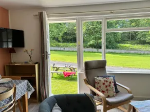 Dog friendly, minutes from coast - Sleeps 4 - Image 2
