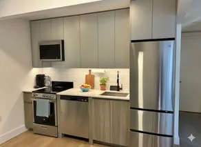 Luxury in Little Italy 2 Bedroom Private Balcony - Image 4