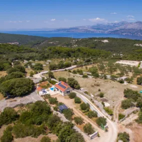 Villa Girasole - Two Bedroom Villa with Pool - Image 2