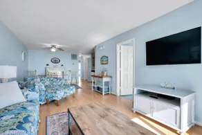 3 Bedroom / 2 bathroom Oceanview Condo - Image 3