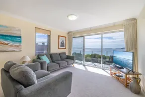 11 'Luskin Lodge' 29 Weatherly Close - impresionantes vistas al agua - Image 2