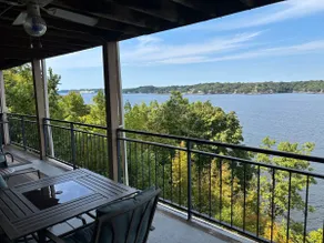 Lake Front Condo W/Amazing View Hot Summer Nights - Image 2