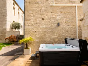 La Villa Lombardi en Champagne, avec piscine privée et jacuzzi - Image 4