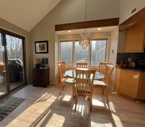 Évadez-vous au charme de Galena dans notre maison de ville au bord du lac 2BR 2BA nouvellement mise à jour - Image 5