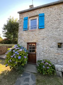 Fishermen's house, close to Port Racine - Image 3